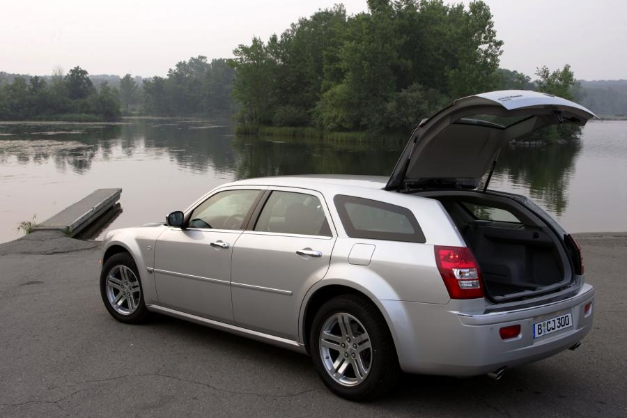  Chrysler 300C Touring 2005 года  (фото 7 из 44)